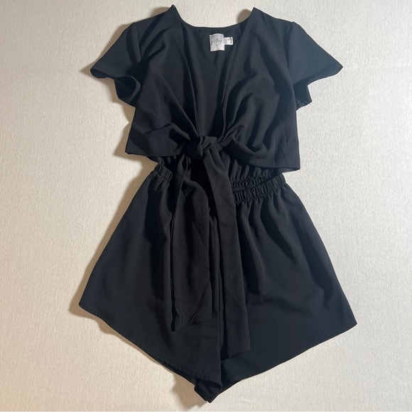 Princess Polly Pants - Princess Polly Front Cut Out Mini Romper with Sash, Size 2